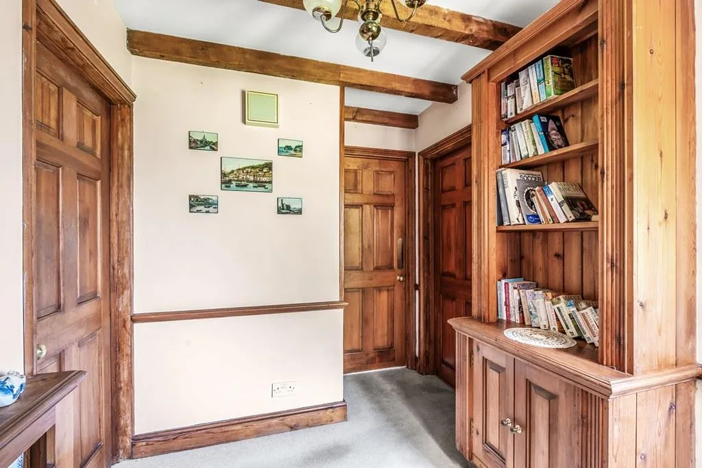 Warenne Road, Fetcham, KT22, photo 8