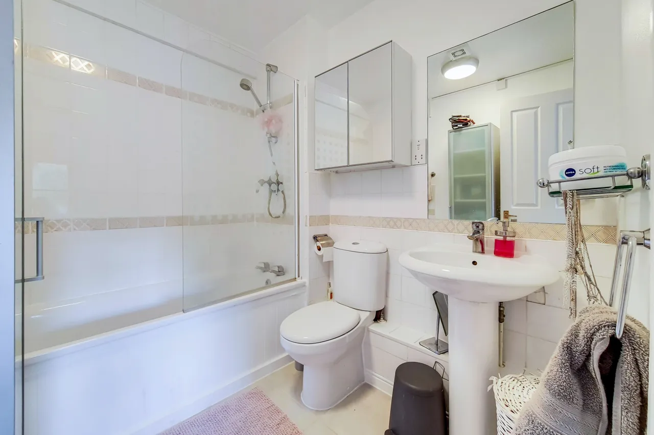 1 Lock Keepers Heights, 117 Brunswick Quay, London, photo 5