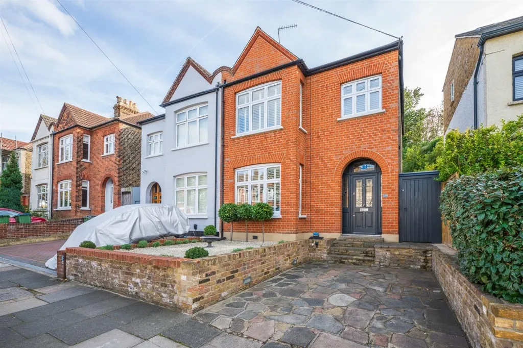 3 bed house for sale, Dunvegan Road, SE9