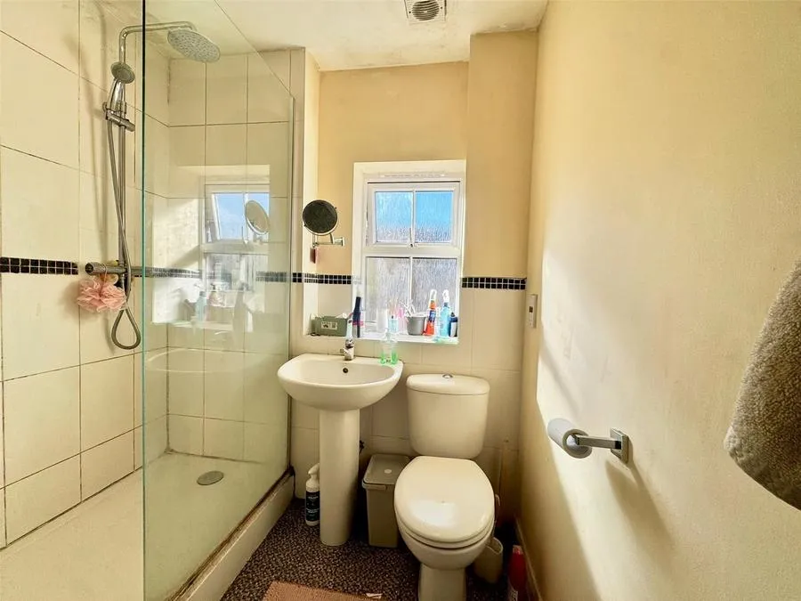 Walker Crescent, Slough, SL3, photo 8