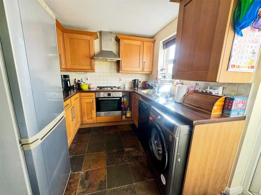 Walker Crescent, Slough, SL3, photo 4