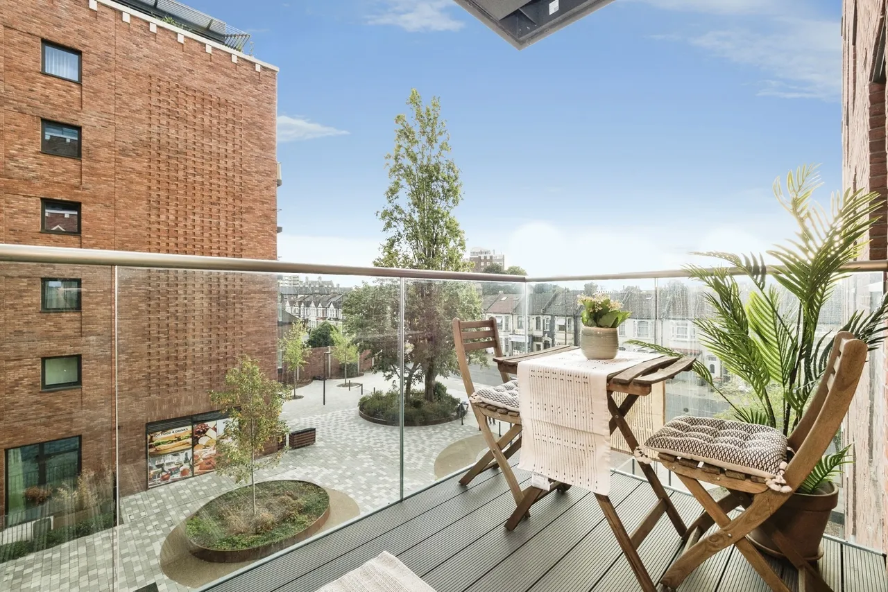 Upton Gardens, Upton Park, E13, photo 6