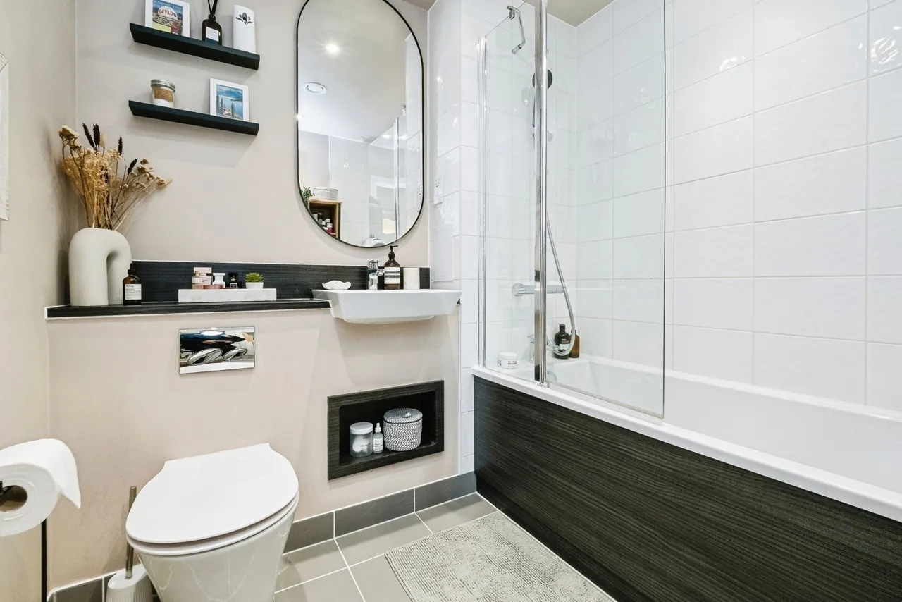 Upton Gardens, Upton Park, E13, photo 12