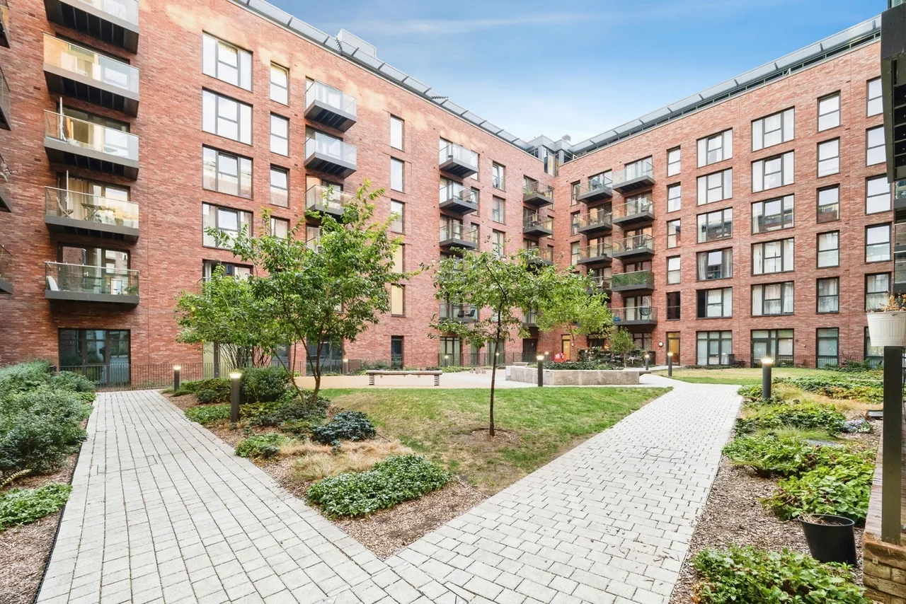 Upton Gardens, Upton Park, E13, photo 20