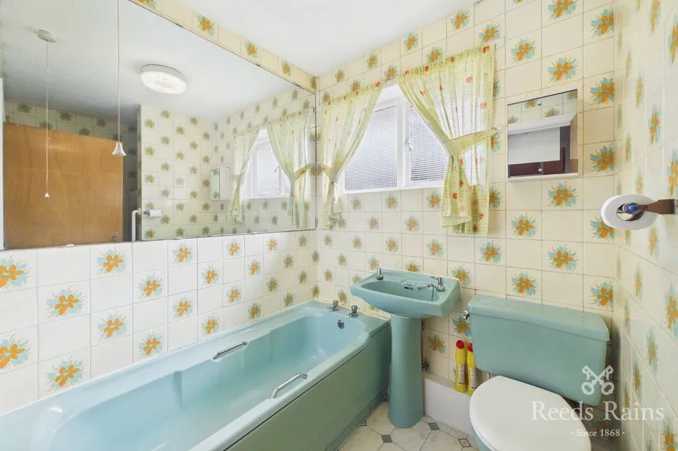 Hall Park Avenue, Crofton, West Yorkshire, WF4, photo 8