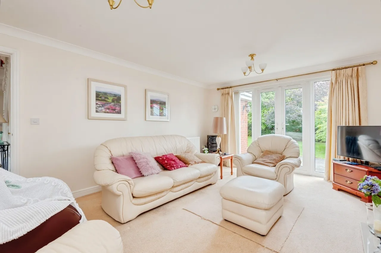 Falkirk Avenue, Widnes, WA8, photo 6