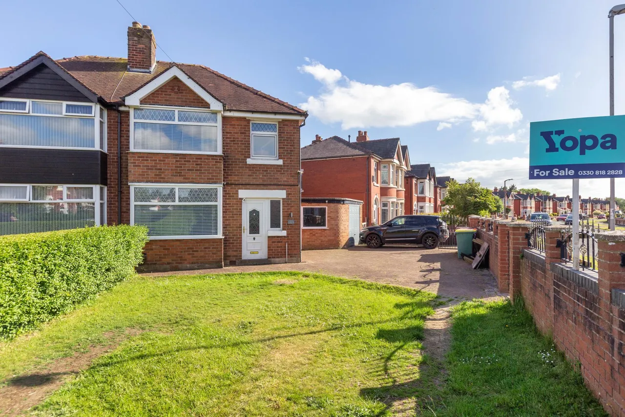 3 bed house for sale, Glenluce Drive, Preston, PR1