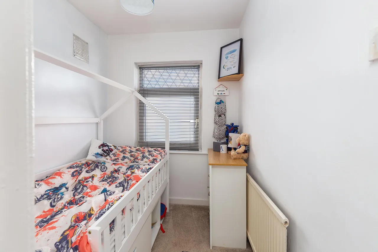 Glenluce Drive, Preston, PR1, photo 11