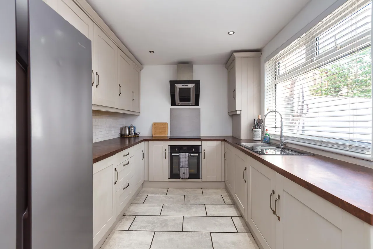Glenluce Drive, Preston, PR1, photo 2