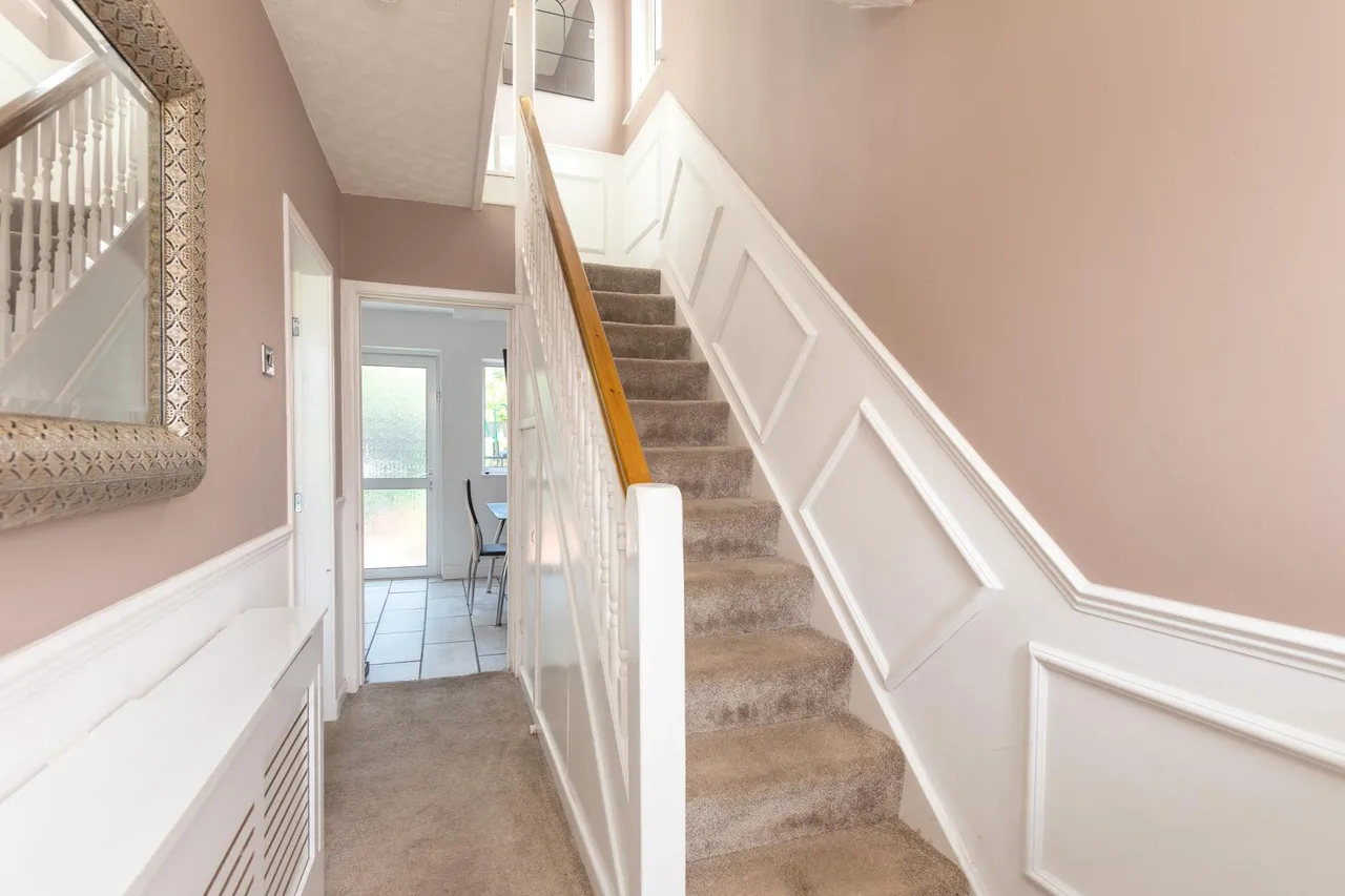Glenluce Drive, Preston, PR1, photo 17