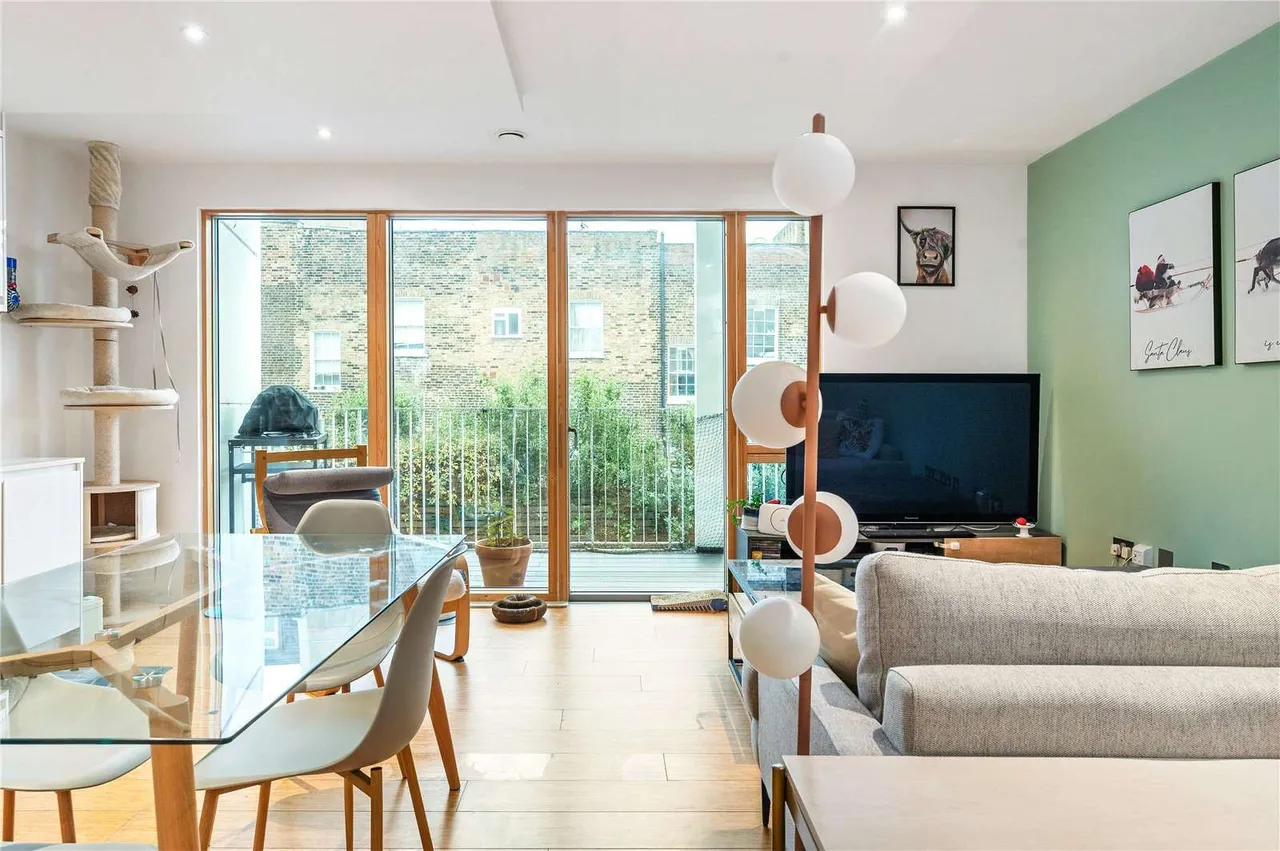 2 bed new development to rent, Caledonian Road, Barnsbury, N1