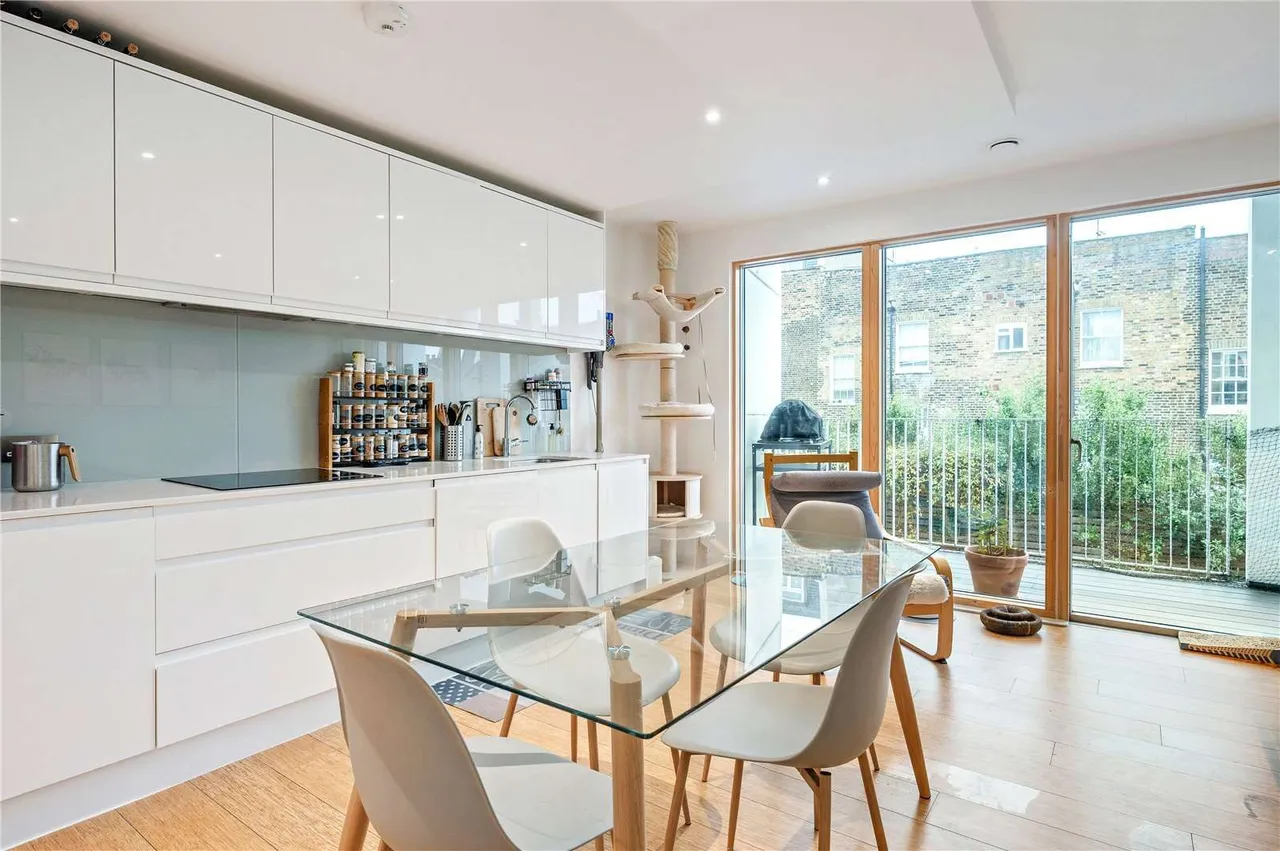 Caledonian Road, Barnsbury, N1, photo 14