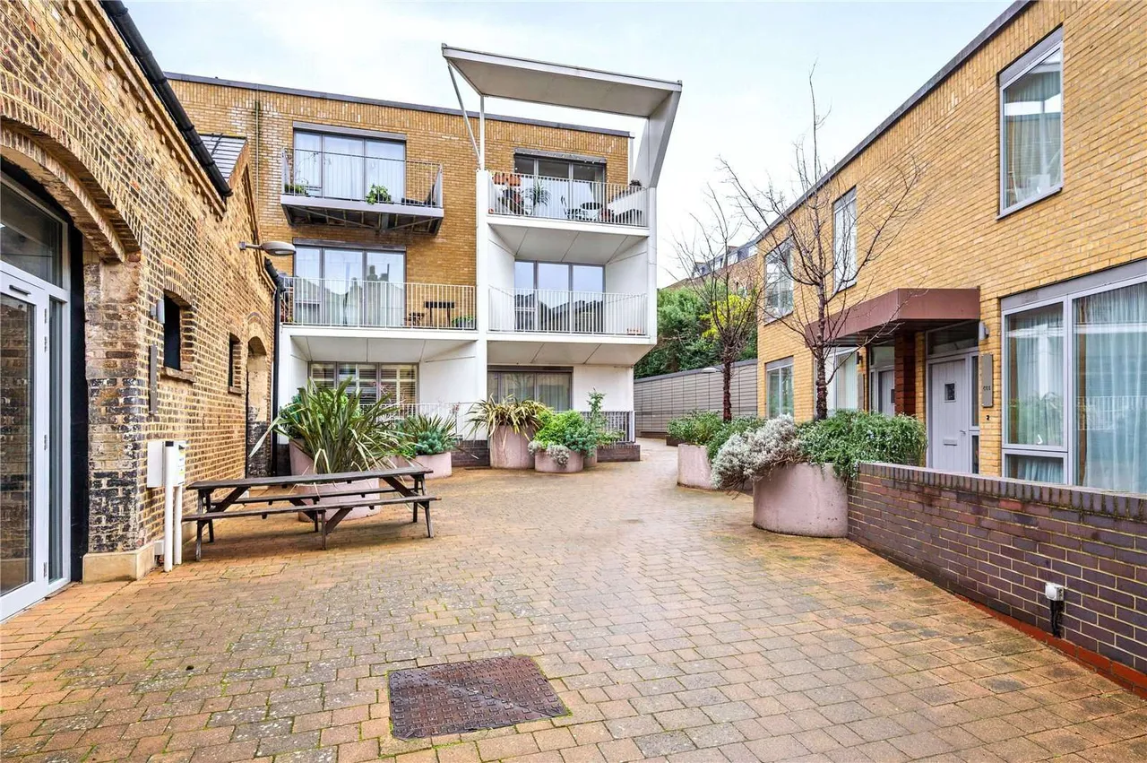 Caledonian Road, Barnsbury, N1, photo 6