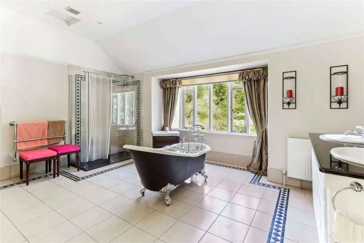 Redhill Road, Cobham, Surrey, KT11 1EF, photo 10