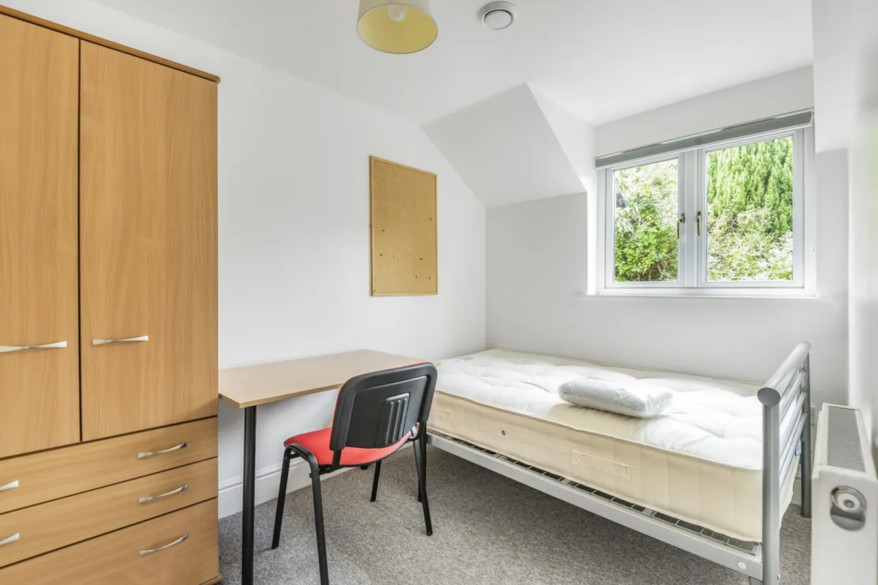 Montgomery Close, Stanmore, Winchester, photo 6