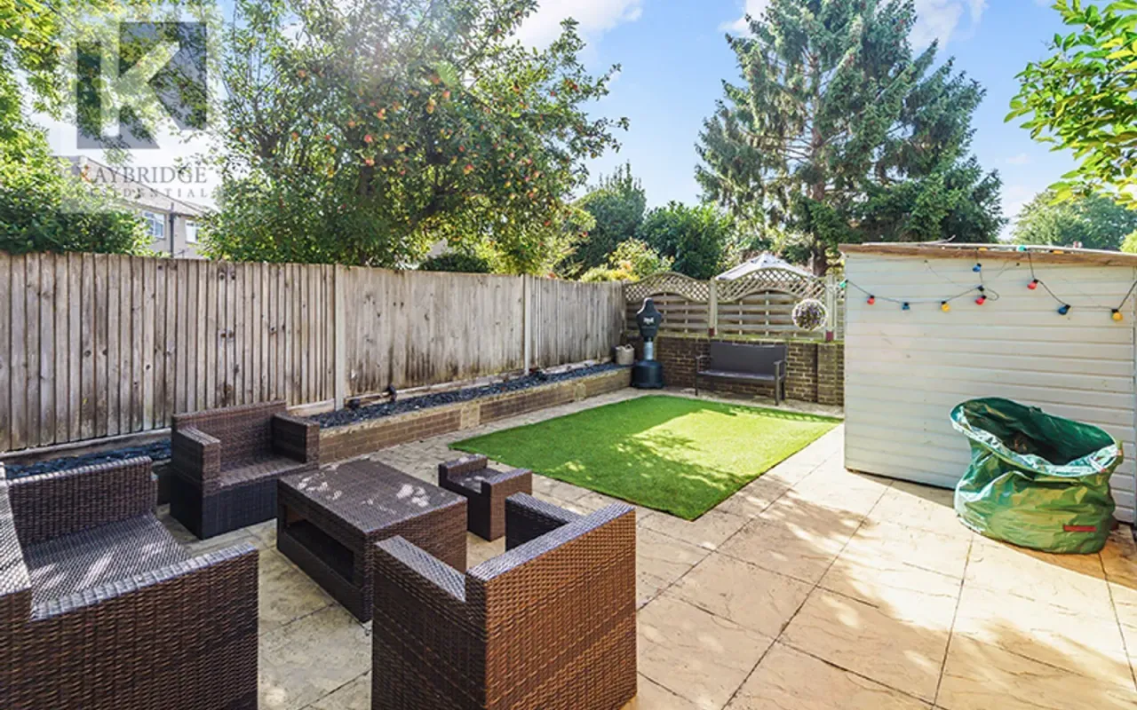 Kingston Road, Epsom, KT17, photo 2