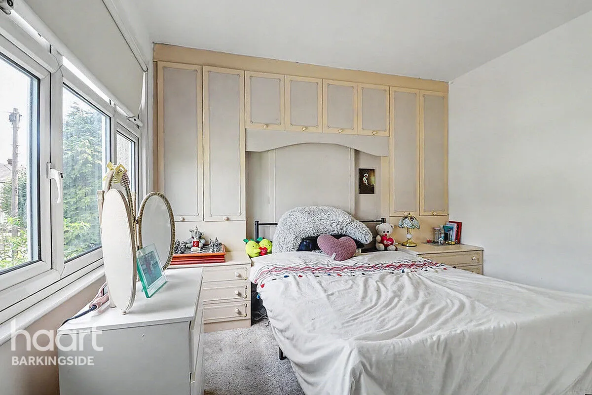 Ethelbert Gardens, Gants Hill, IG2, photo 10