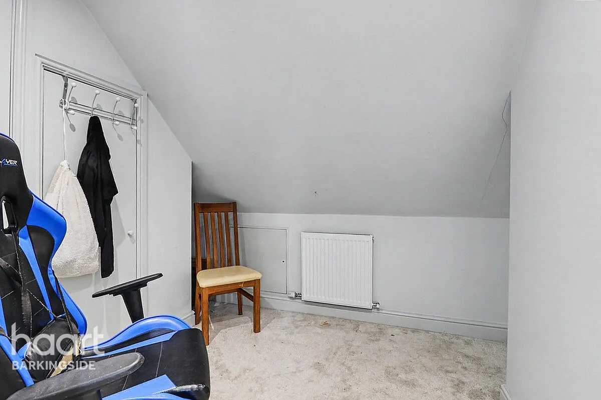 Ethelbert Gardens, Gants Hill, IG2, photo 16