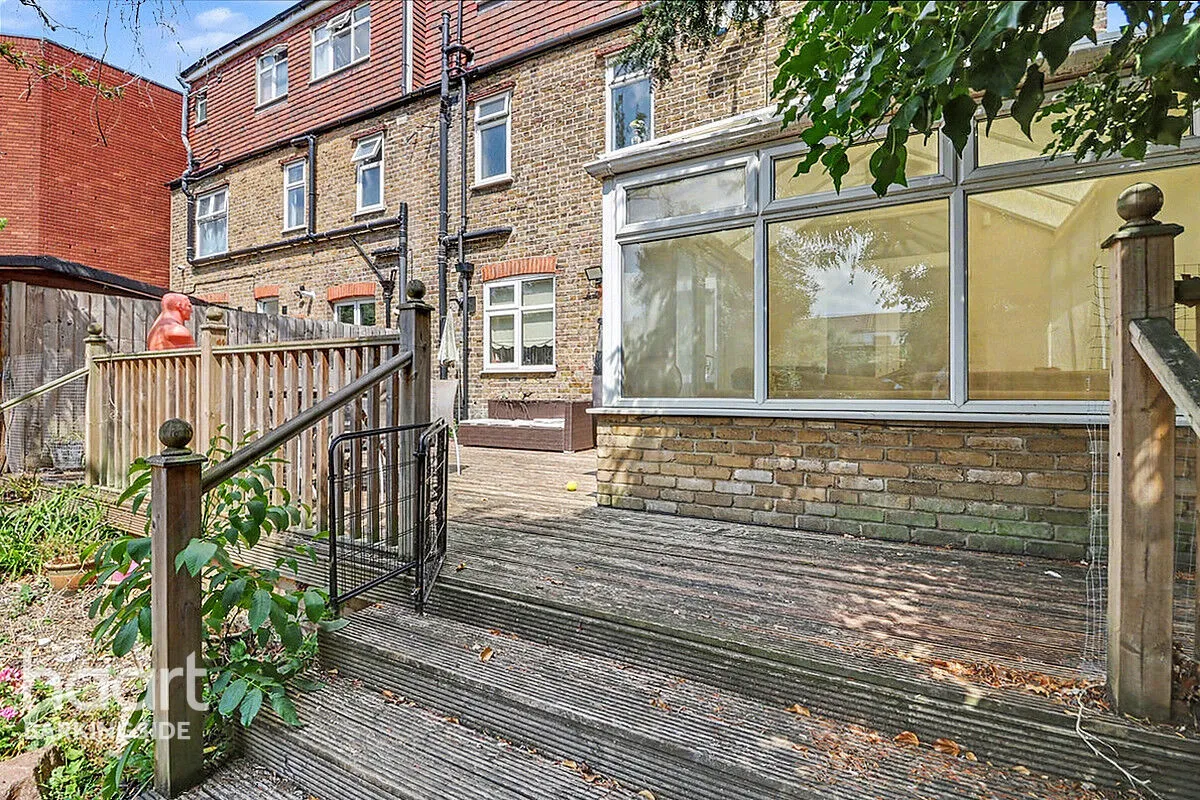 Ethelbert Gardens, Gants Hill, IG2, photo 19