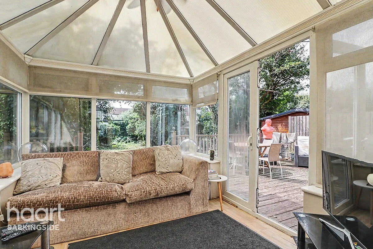Ethelbert Gardens, Gants Hill, IG2, photo 7