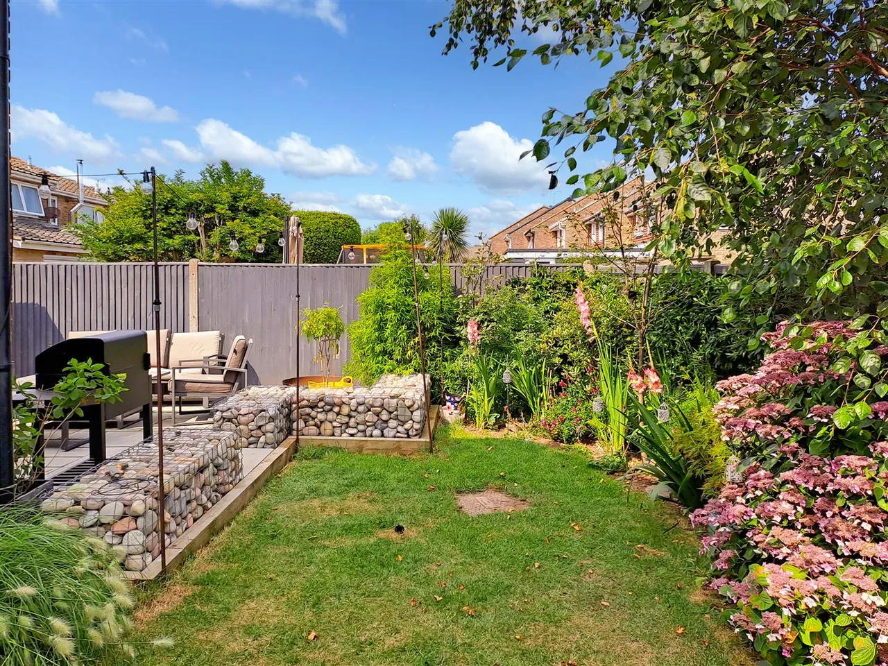 Chanctonbury Road, Rustington, photo 4