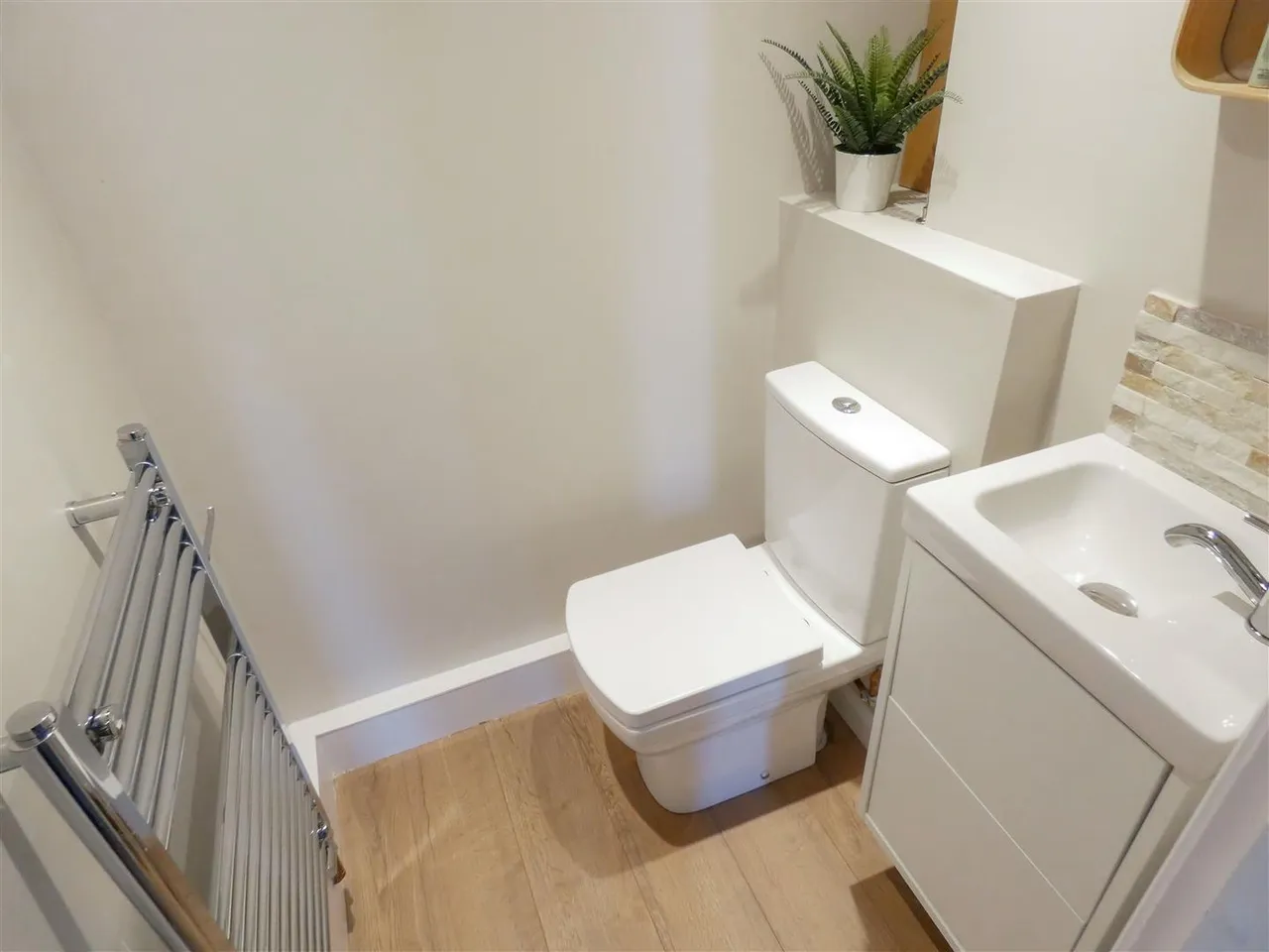 Chanctonbury Road, Rustington, photo 8