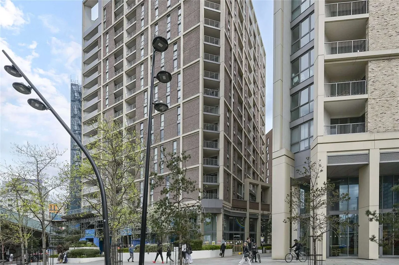 Discovery Tower, 1 Terry Spinks Place, Canning Town, London, E16 1YG, photo 8