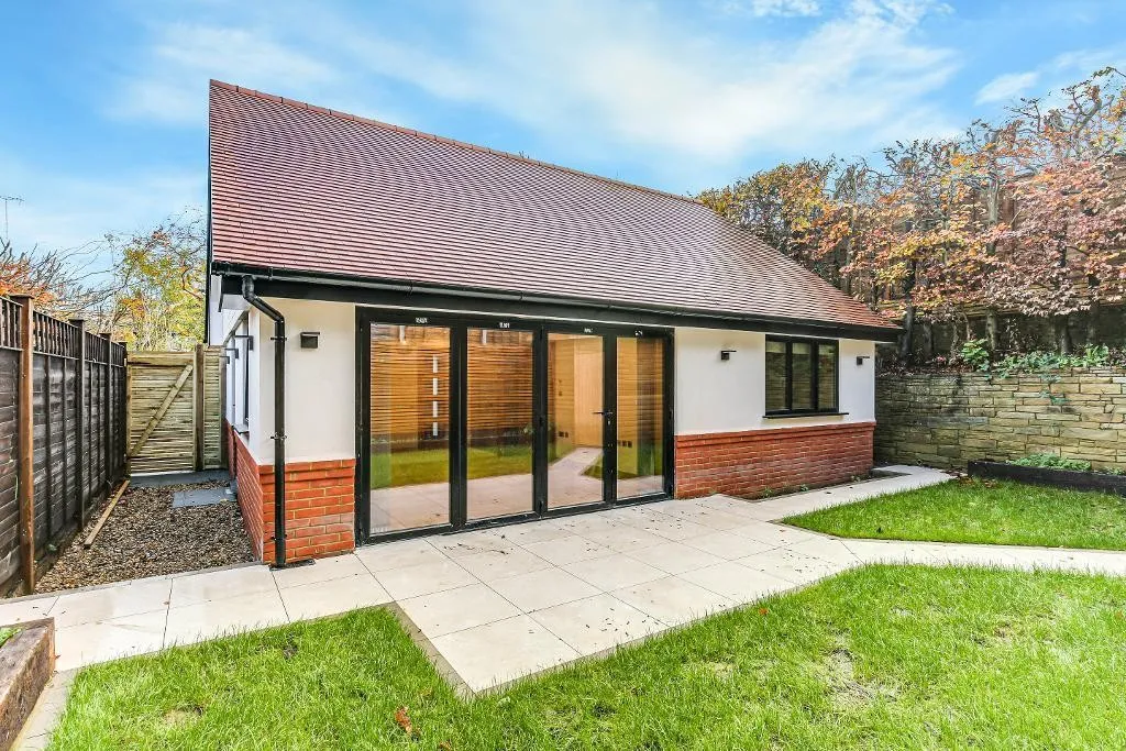 Elmfield Way, Sanderstead, photo 2