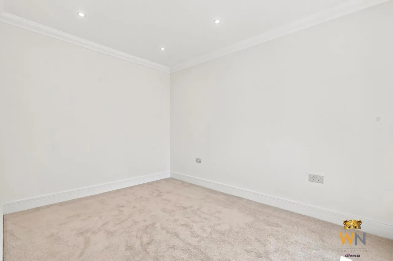 Tennyson Road, Brentwood, CM13, photo 24