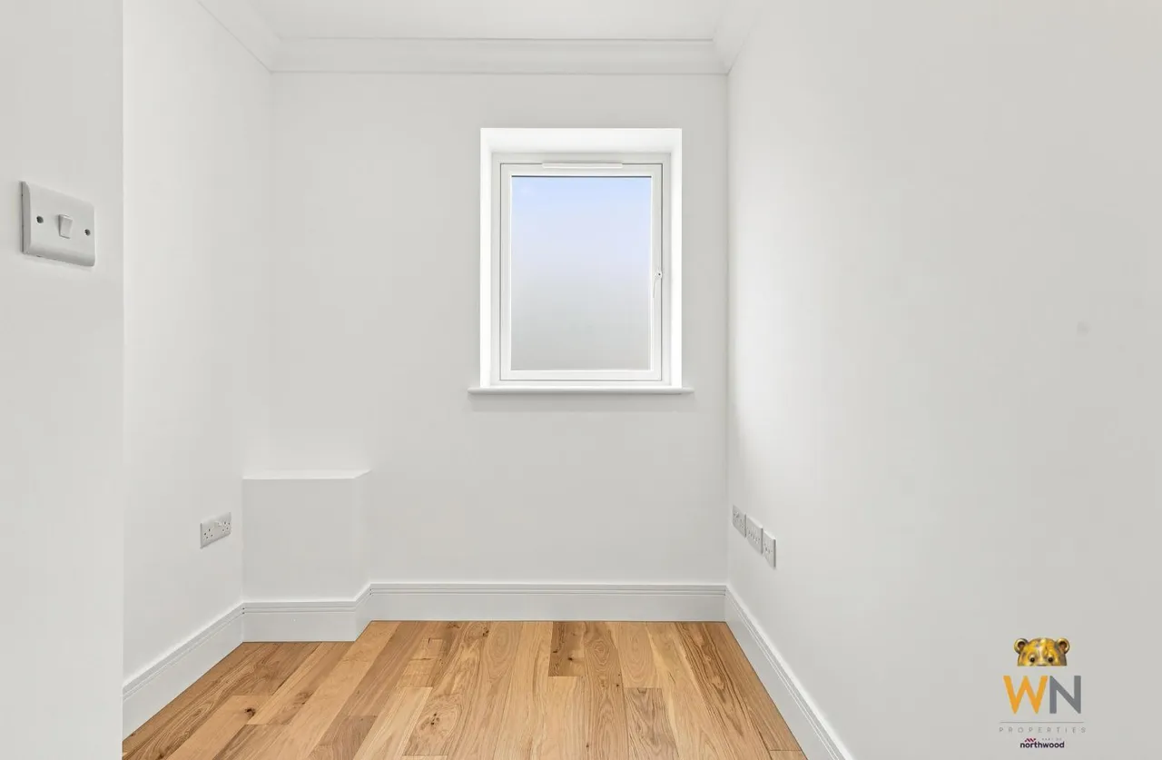 Tennyson Road, Brentwood, CM13, photo 16