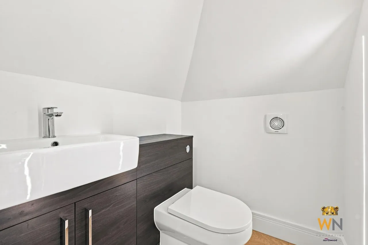 Tennyson Road, Brentwood, CM13, photo 36