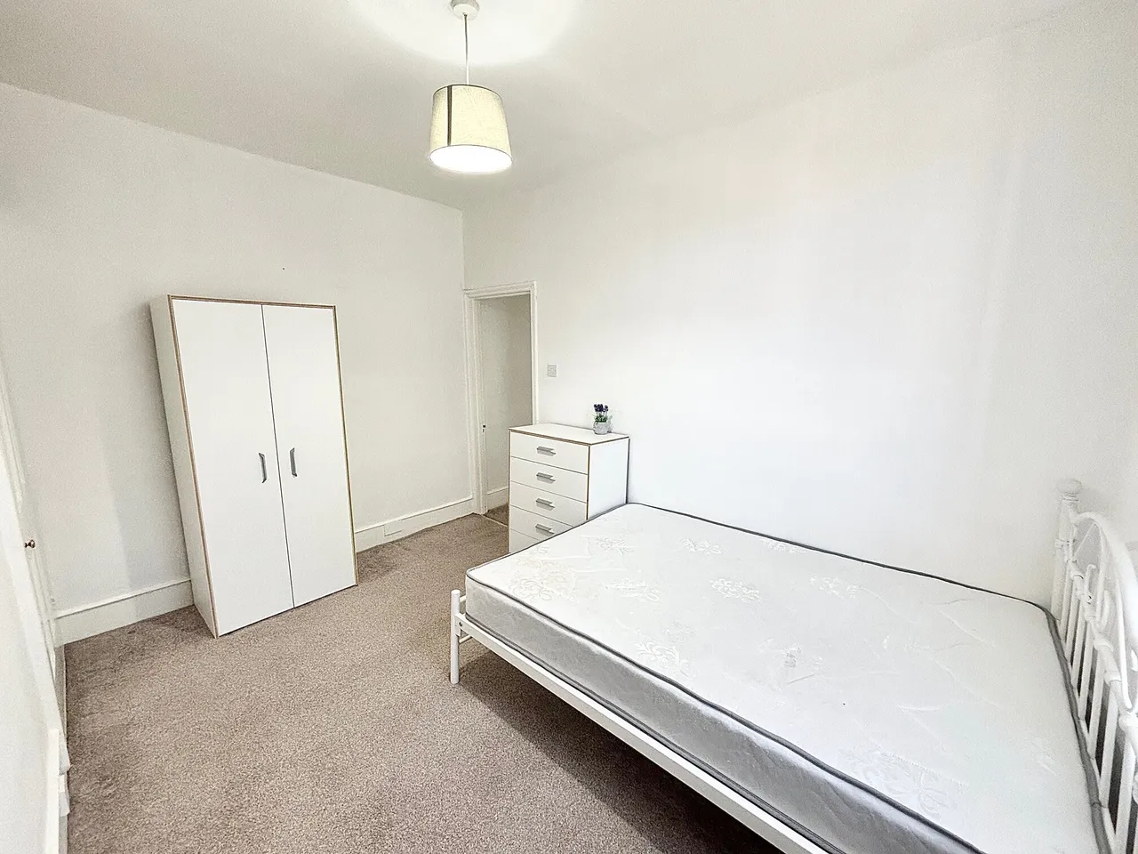 Clements Road, East Ham, E6, photo 7