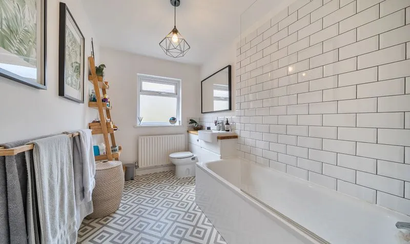Ebbisham Road, Epsom, KT18, photo 16