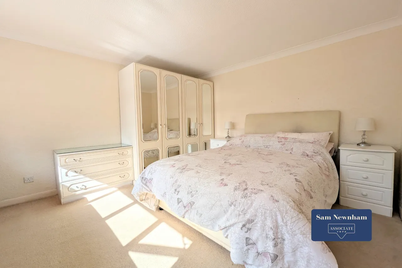 Clatterford Road, Newport, PO30, photo 9