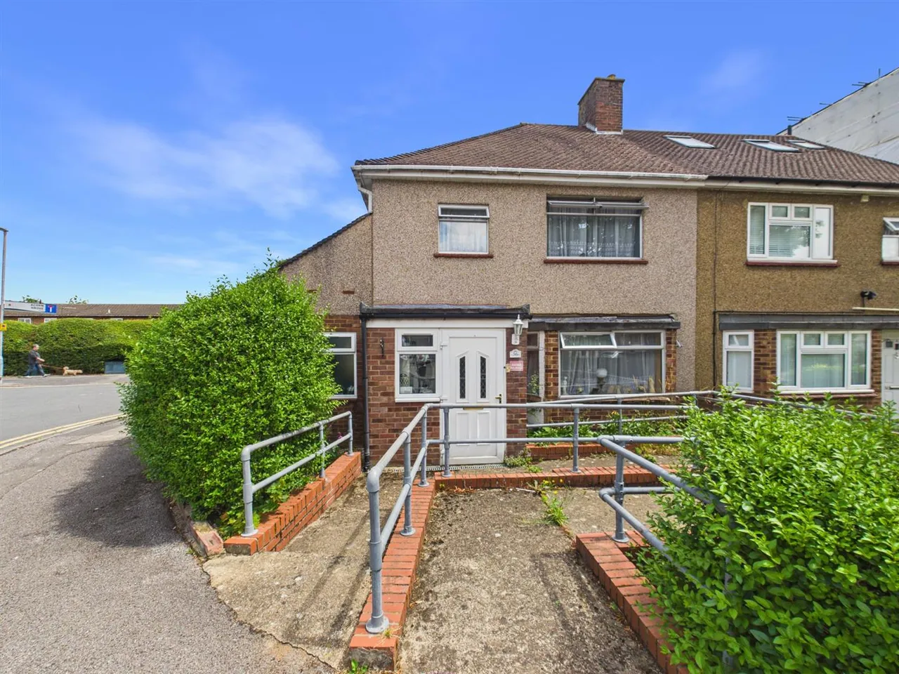 4 bed property for sale — Stafford Road, Ruislip, HA4 6PJ
