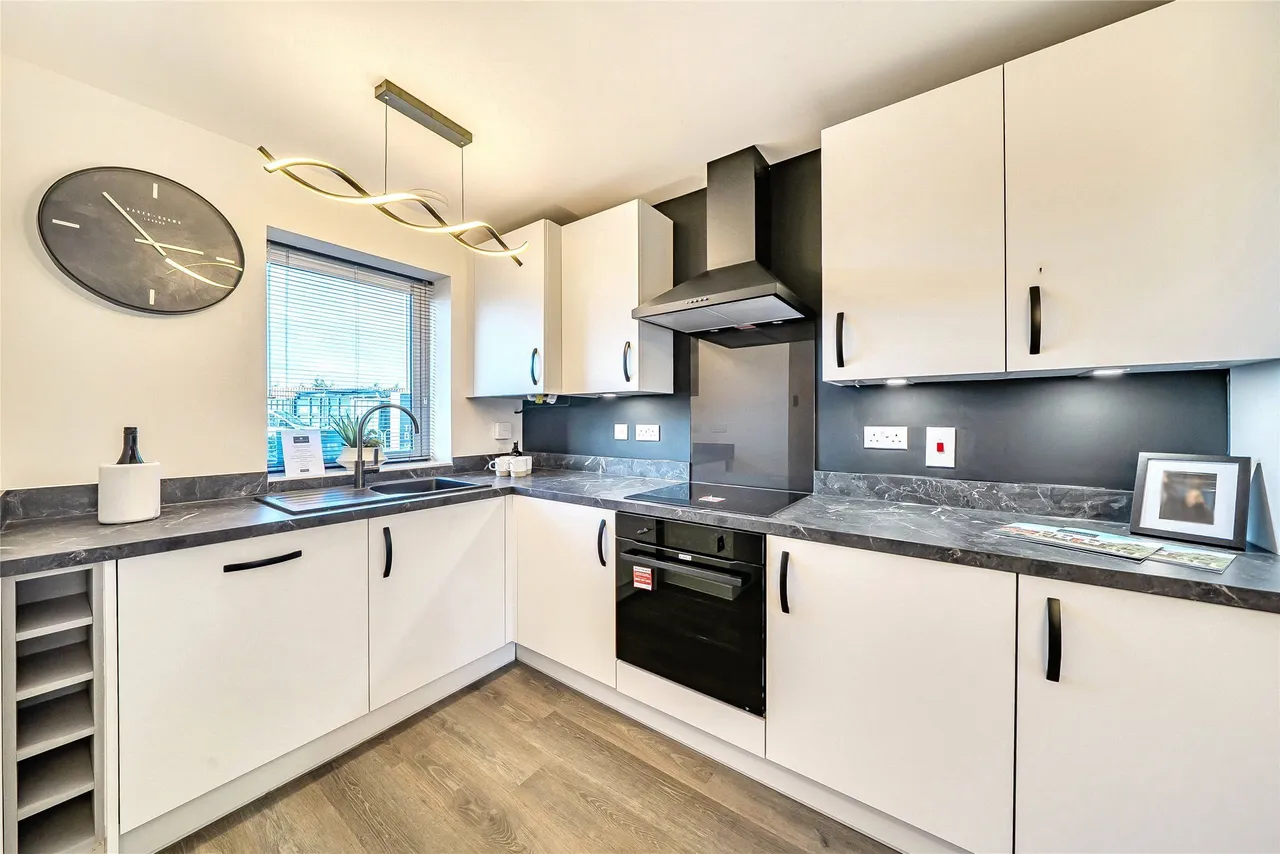 6 Vick Close, Gloucestershire, Stonehouse Court, GL10 3RB, photo 4