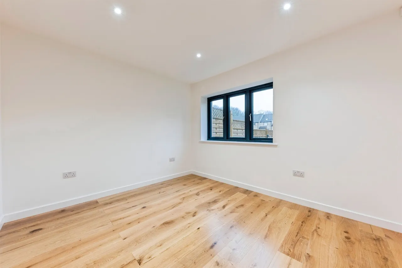 The Hall Farmyard, Harrowby, NG31, photo 4