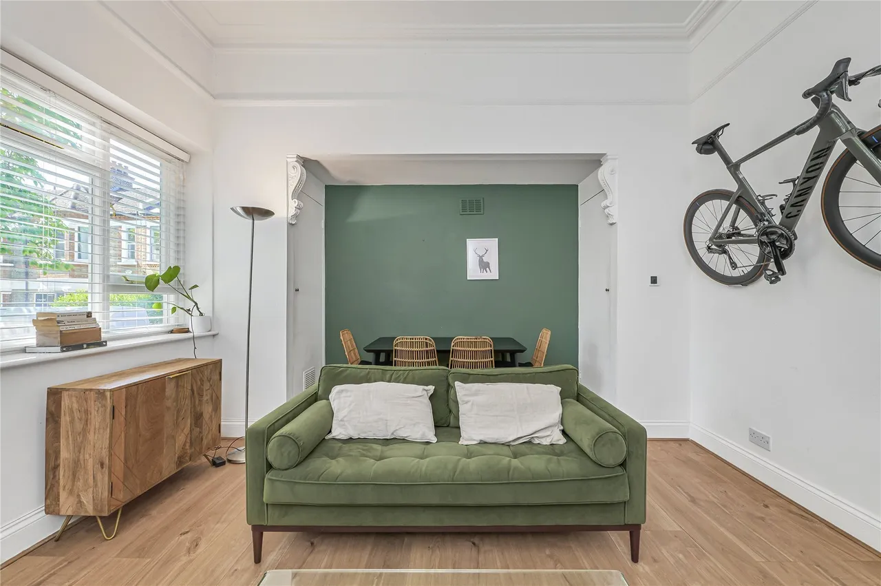 Larkhall Rise, London, SW4, photo 5