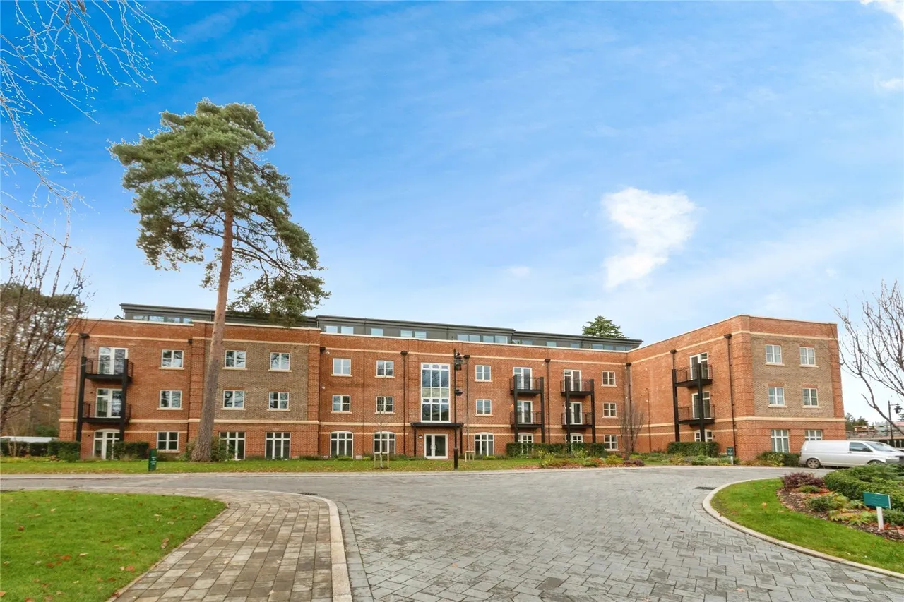 Sunningdale Park, SL5, photo 4