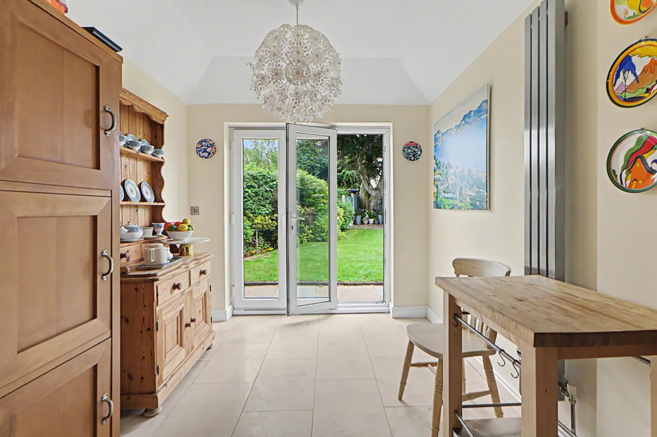 Hassall Road, Alsager, photo 4