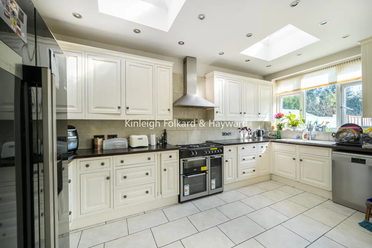 Addington Drive, Finchley, London, N12, photo 3
