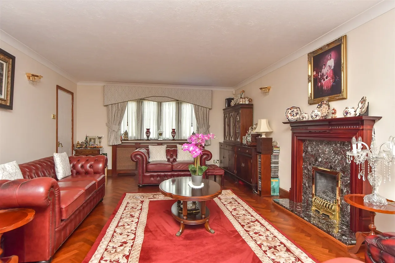 Seaside Avenue, Minster-On-Sea, ME12, photo 2