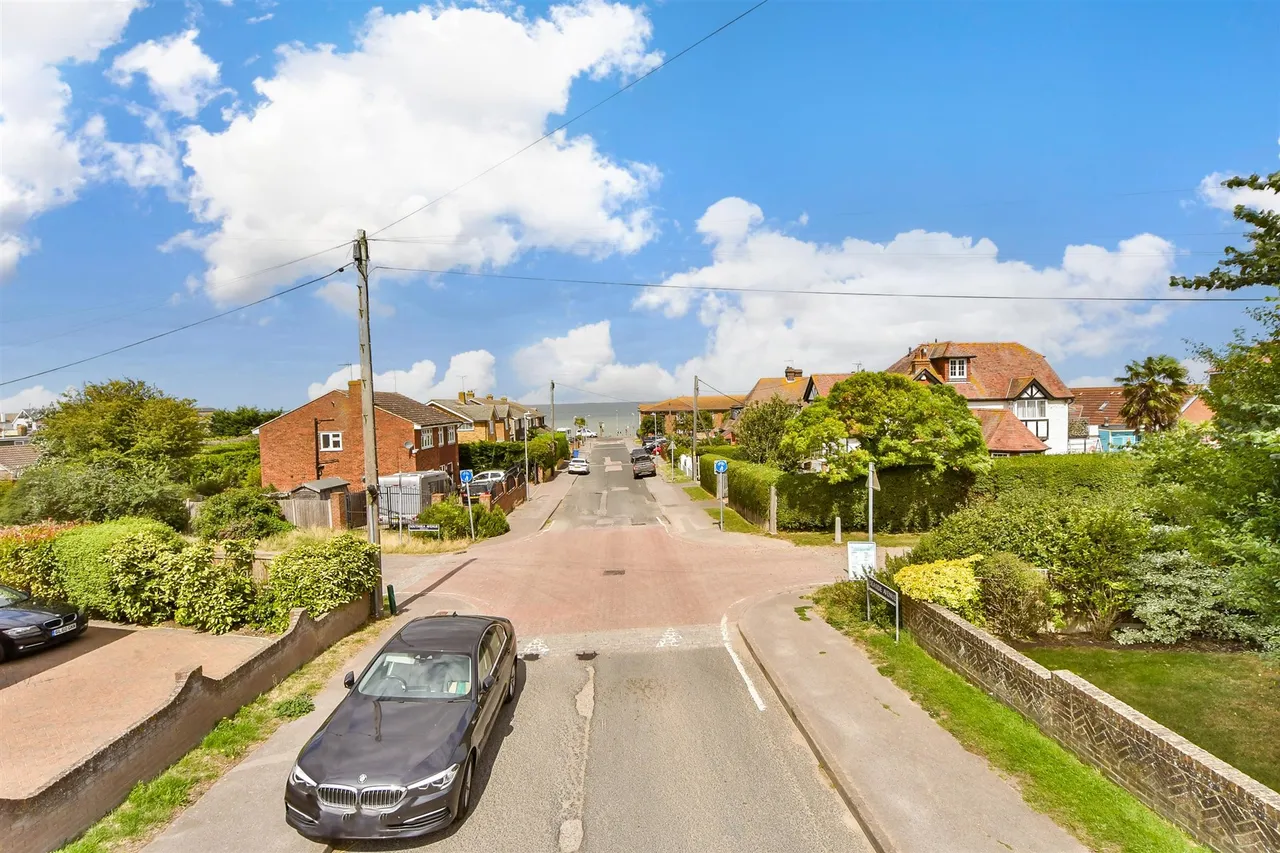 Seaside Avenue, Minster-On-Sea, ME12, photo 18
