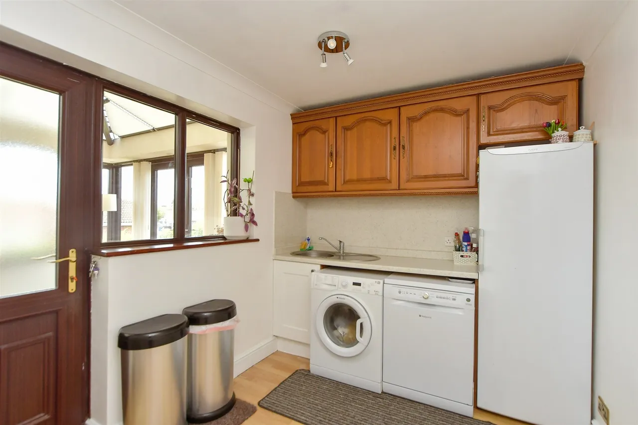 Seaside Avenue, Minster-On-Sea, ME12, photo 8