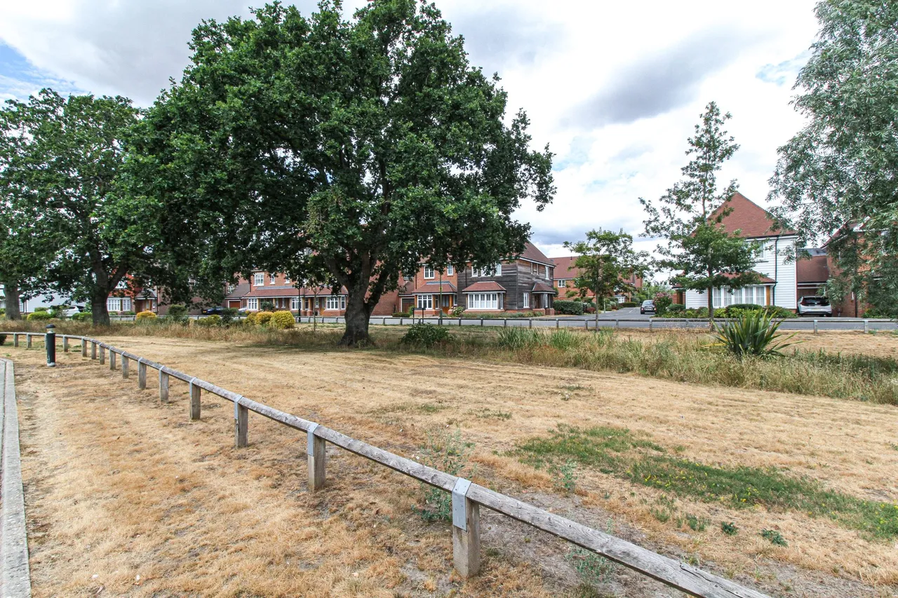 Emerald Avenue, Fleet, GU51 5DG, photo 35