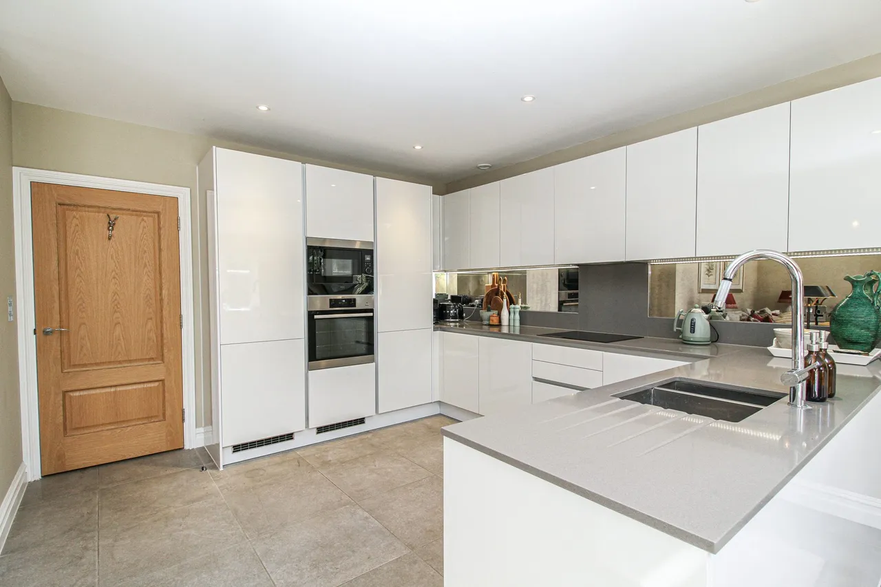 Emerald Avenue, Fleet, GU51 5DG, photo 6