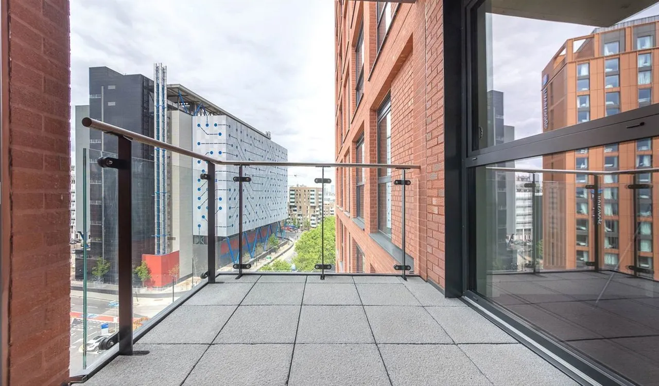 Leamouth Road, Canary Wharf, photo 3