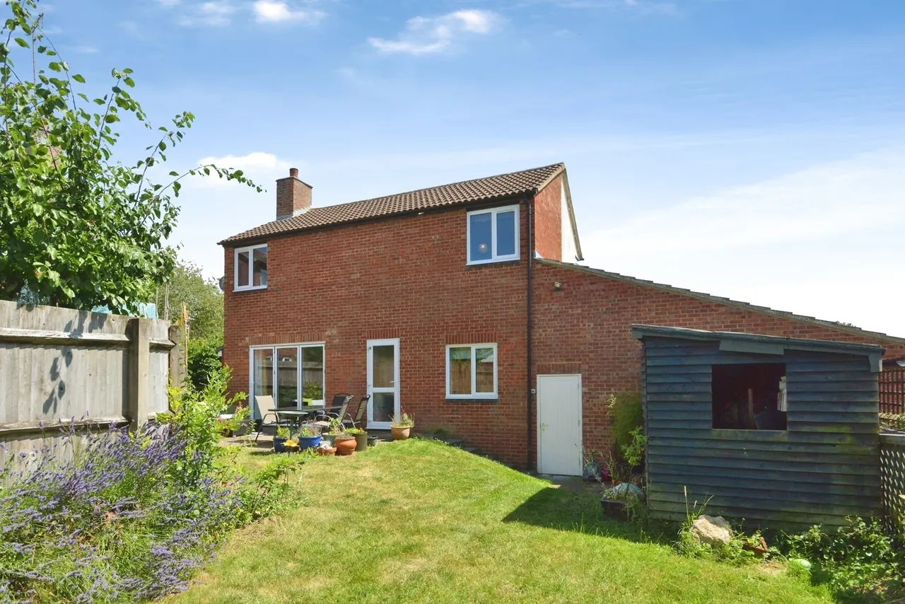 Nursery Gardens, Bradwell, Milton Keynes, Buckinghamshire, MK13, photo 2