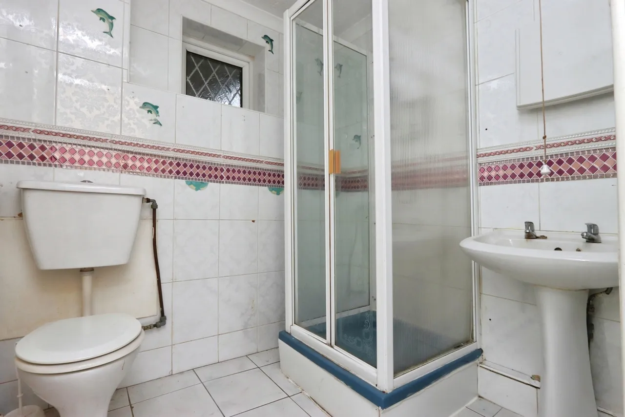 Erskine View, Sheffield, S2, photo 10