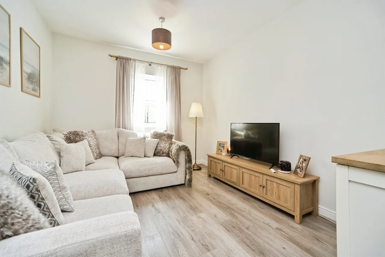 Rodley Lane, Rodley, LEEDS, photo 6
